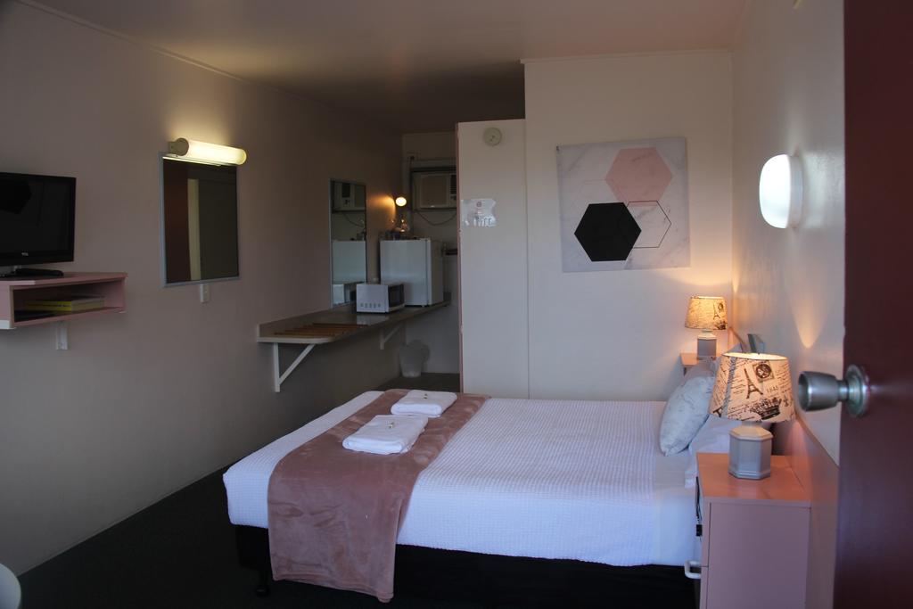 Caloundra Suncourt Motel Exterior photo